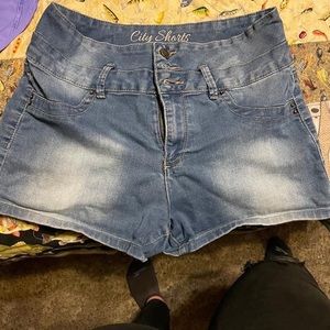 City YMI shorts